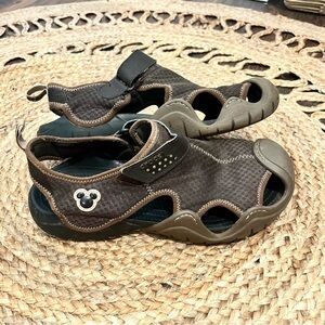 Crocs Swiftwater Disney Mickey Mouse Sandals  Brown Mesh Shoes - Mens 10